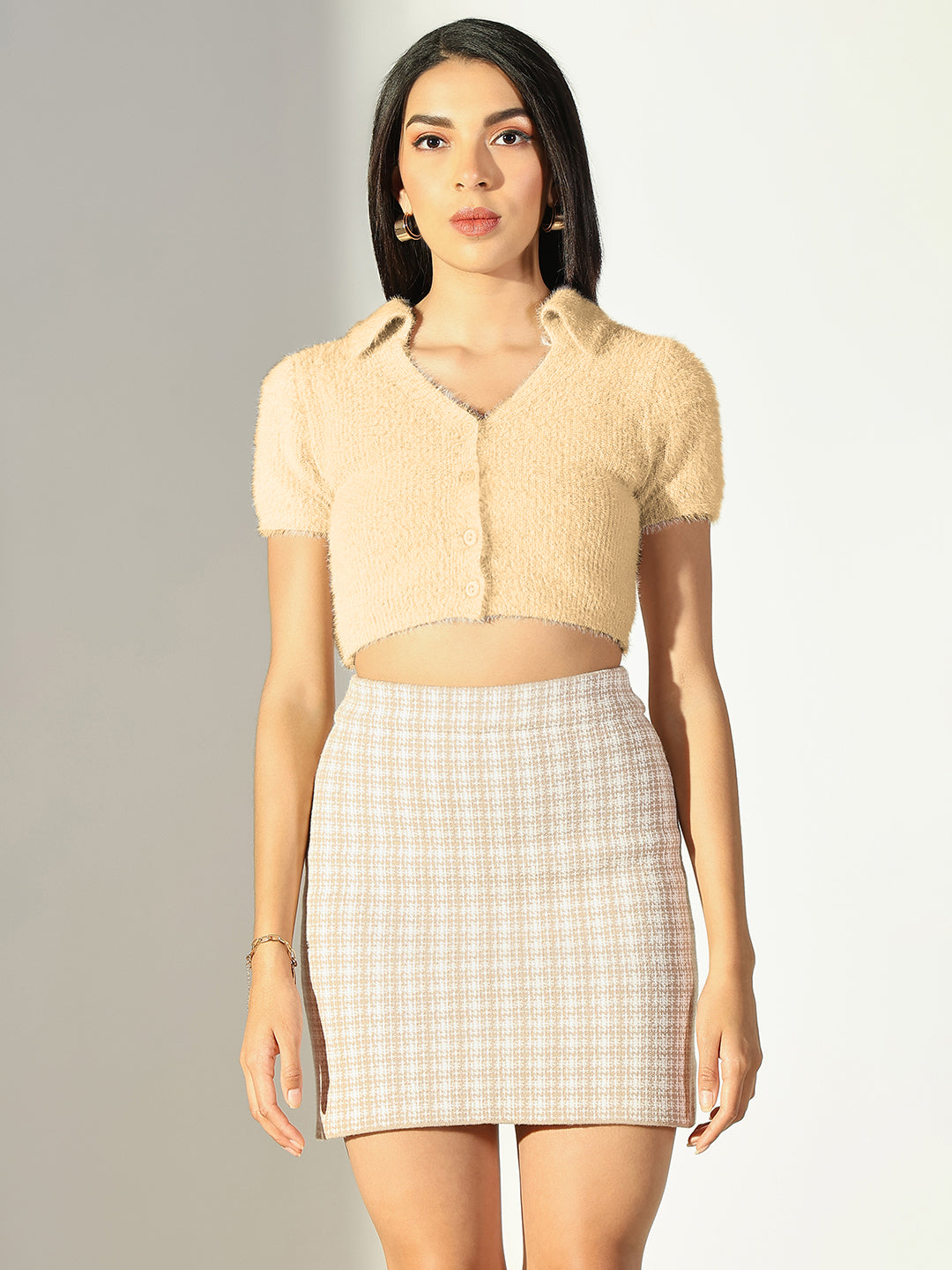 Women's Cream Shirt Collar Faux Fur Trim Fitted Crop Top