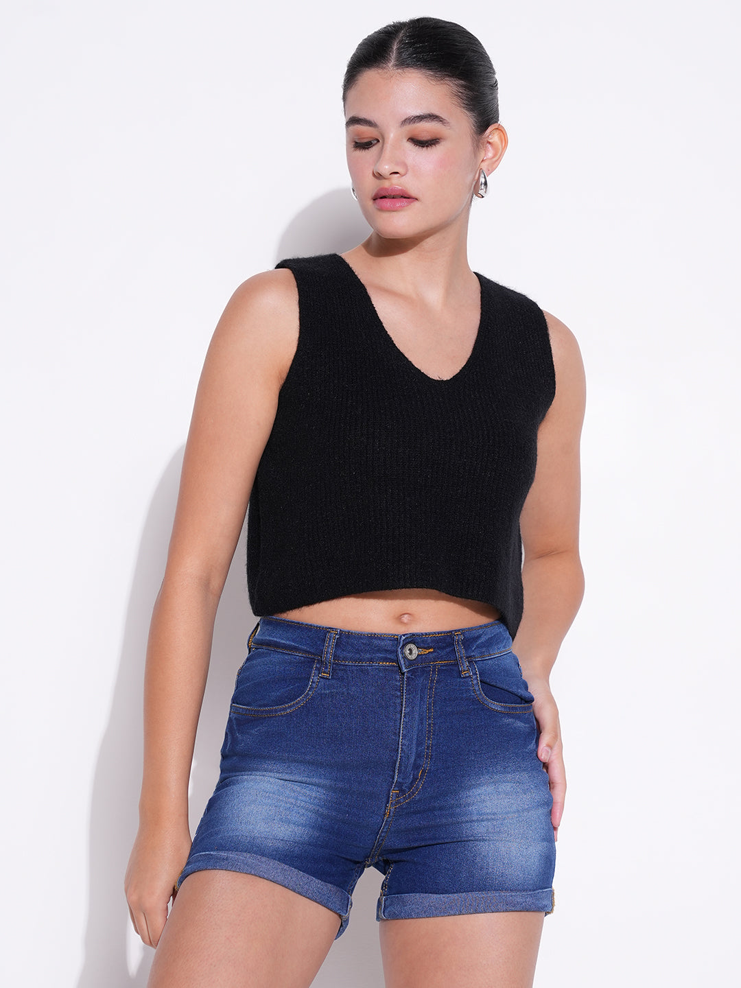 Women's Black V-Neck Sleeveless Crop Top